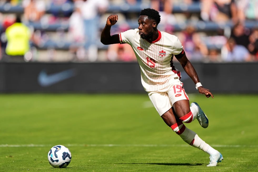 El zaguero canadiense Alphonso Davies durante un partido amistoso contra Estados Unidos, el 7...