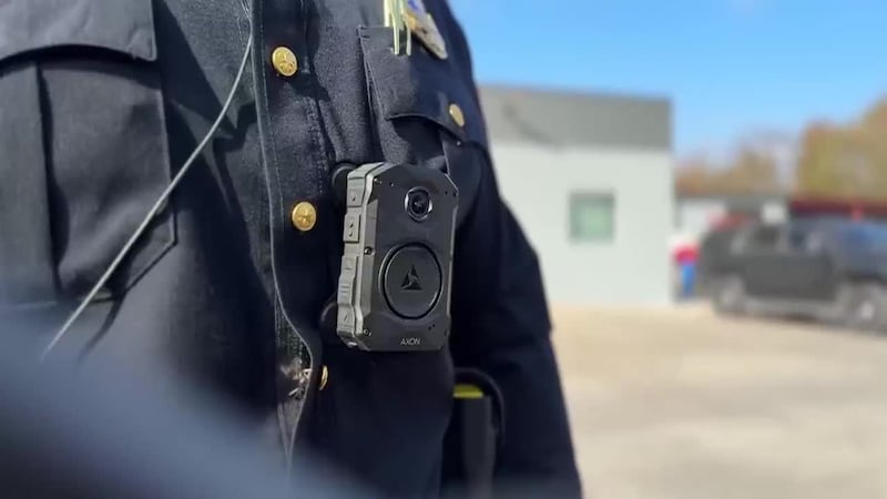 Policía estrena traductor de IA para cuando sus agentes realicen paradas.